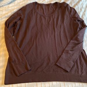 Lululemon sz 10 breathable long sleeve shirt burgundy color